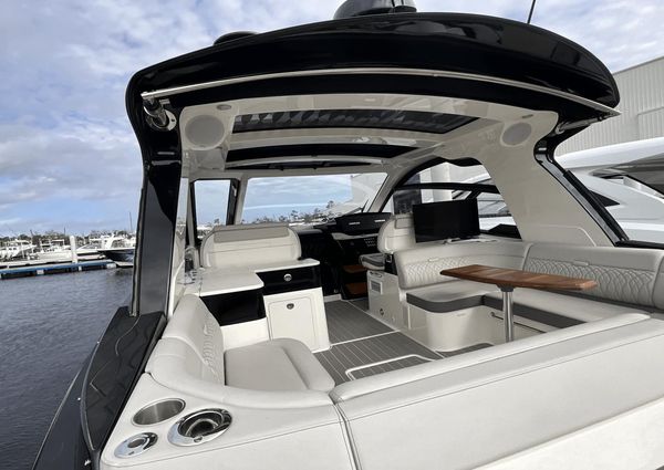 Sea Ray 370 SUNDANCER OB image