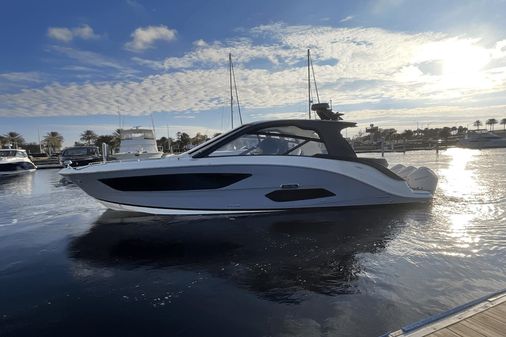 Sea Ray 370 SUNDANCER OB image