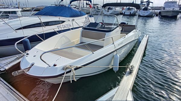 Quicksilver Activ 675 Open