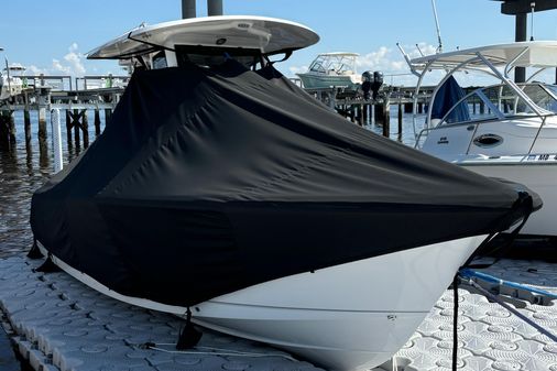 Sea Hunt Ultra 239 SE image