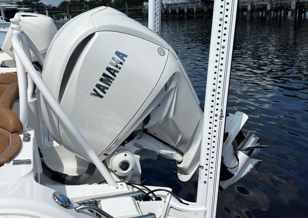 Sea Hunt Ultra 239 SE image