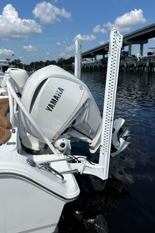 Sea Hunt Ultra 239 SE image