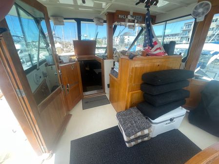 Hatteras 43 Motor Yacht image