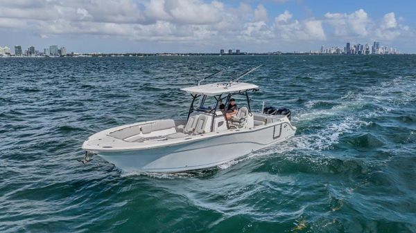 Sea Fox 328 Commander