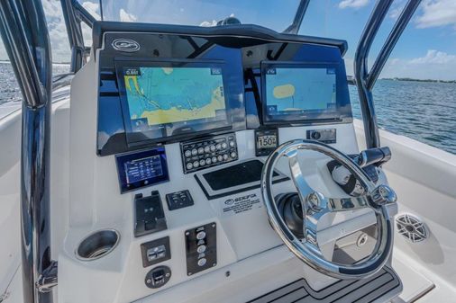 Sea Fox 328 Commander image