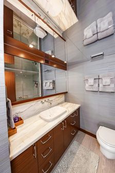 Hatteras 60 Motor Yacht image