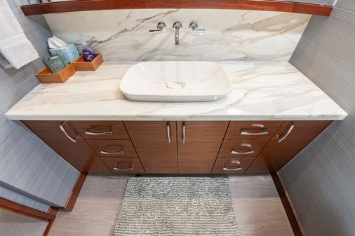 Hatteras 60 Motor Yacht image