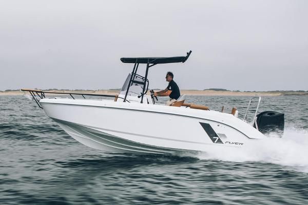 Beneteau-america FLYER-7-SPACEDECK image