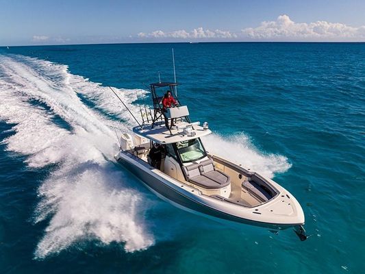 Boston Whaler 360 Outrage - main image