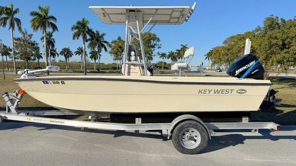 Key West 1900 Center Console 