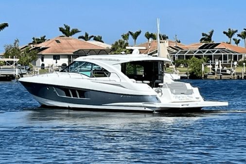 Cruisers Yachts 45 Cantius image