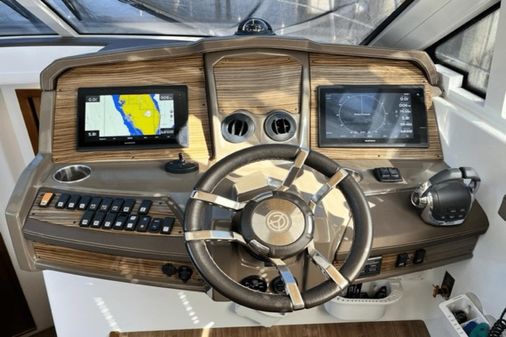 Cruisers Yachts 45 Cantius image