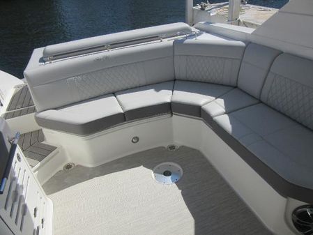 Sea-ray SLX-310 image
