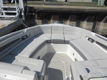 Sea-ray SLX-310 image