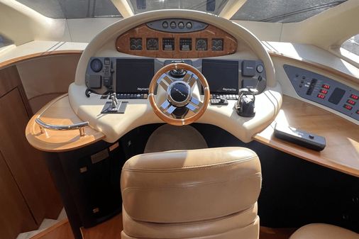 Azimut 55 image