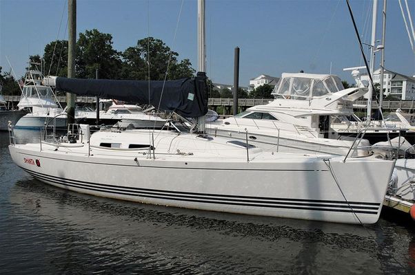 X-Yachts 35 - main image