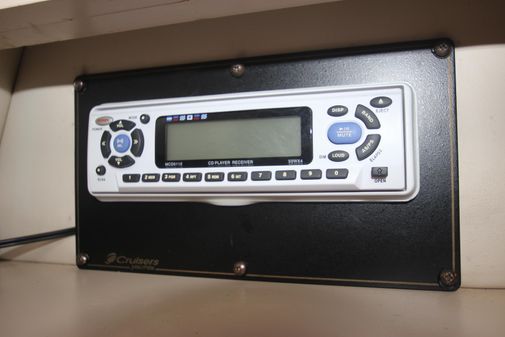 Cruisers Yachts 3375 Esprit image