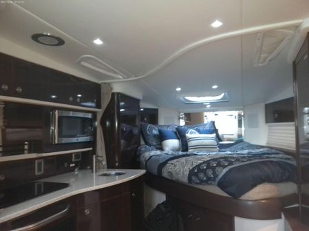 Sea Ray 330 Sundancer image