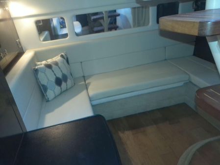 Sea Ray 330 Sundancer image