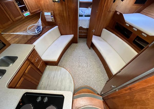 Luhrs 38 Open image