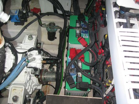Sea Ray 400 Fly image