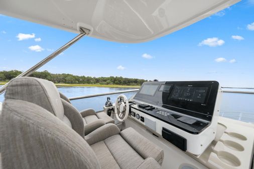 Azimut 60 fly image