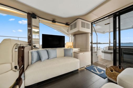 Azimut 60 fly image