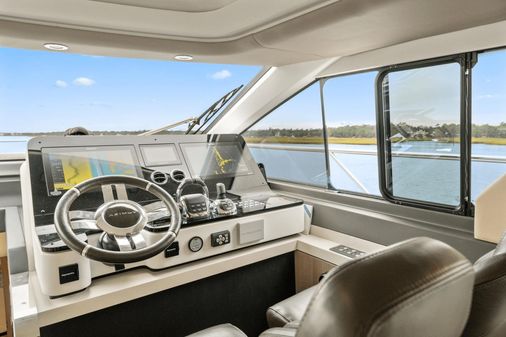 Azimut 60 fly image