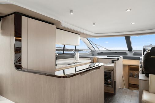 Azimut 60 fly image