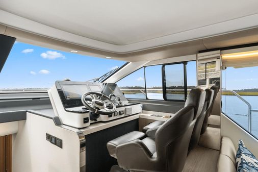 Azimut 60 fly image