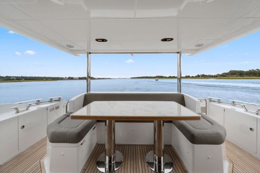 Azimut 60 fly image