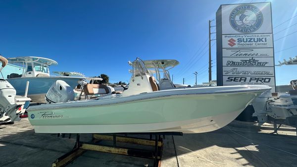 Pioneer 180 Sportfish