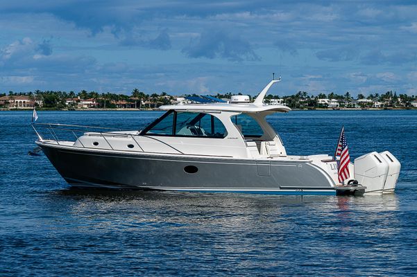 Hinckley Sport Boat 40x - main image