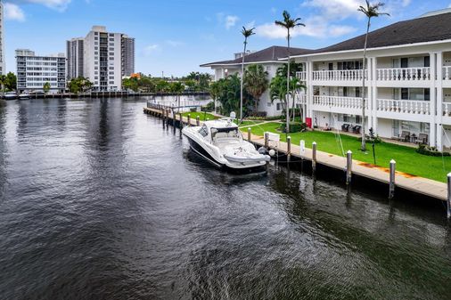 Sea Ray 44 Sundancer image