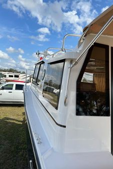 Ranger Tugs R-27 image