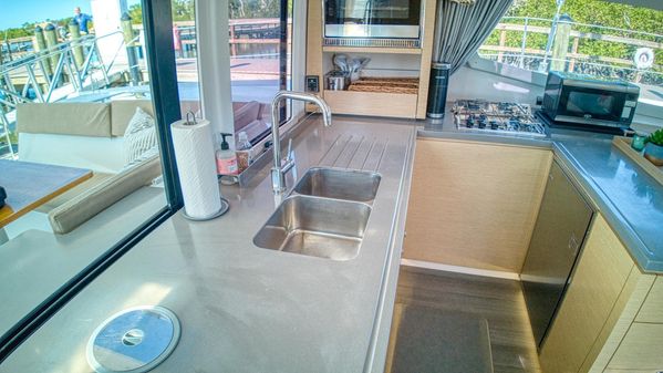 Fountaine Pajot Helia 44 image