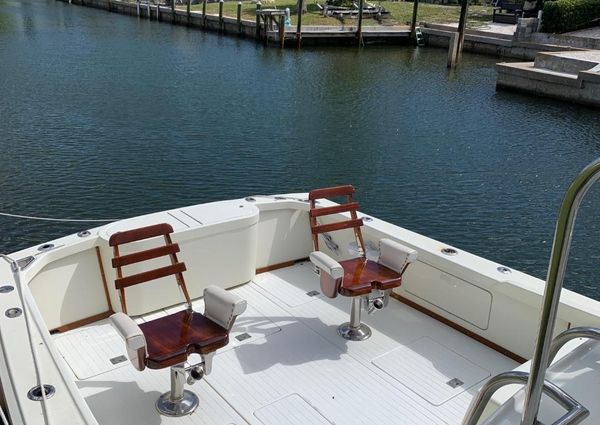 Bertram 31 Flybridge Cruiser image