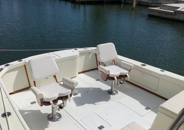 Bertram 31 Flybridge Cruiser image