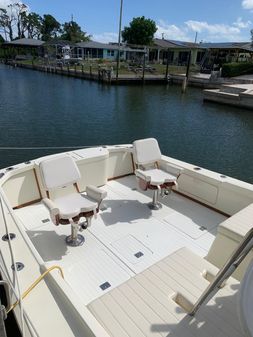 Bertram 31 Flybridge Cruiser image