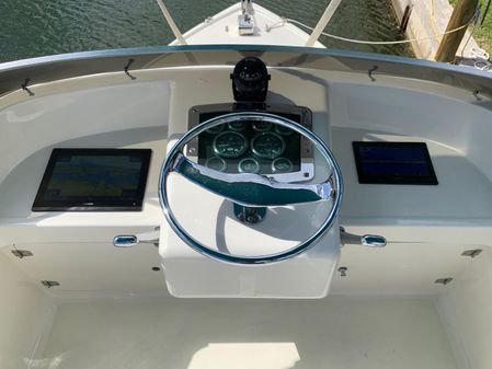 Bertram 31 Flybridge Cruiser image