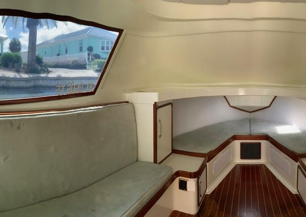 Bertram 31 Flybridge Cruiser image