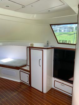 Bertram 31 Flybridge Cruiser image