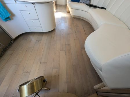 Sea Ray 450 Sundancer image