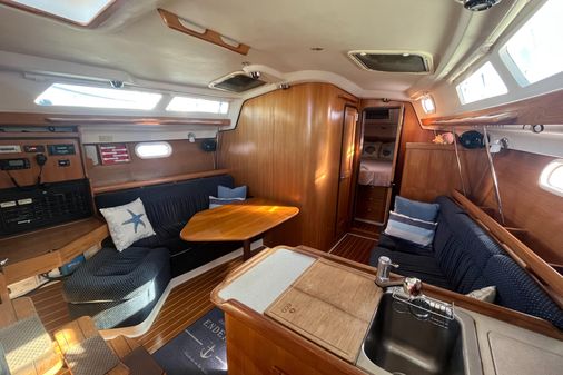 Catalina 350 image