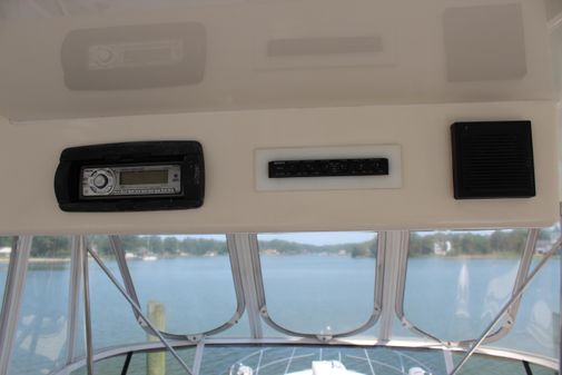 Sea Ray 550 Sedan Bridge image