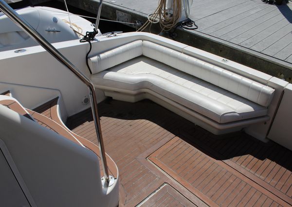 Sea Ray 550 Sedan Bridge image