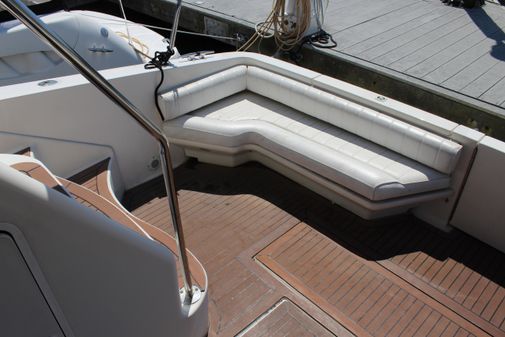 Sea Ray 550 Sedan Bridge image