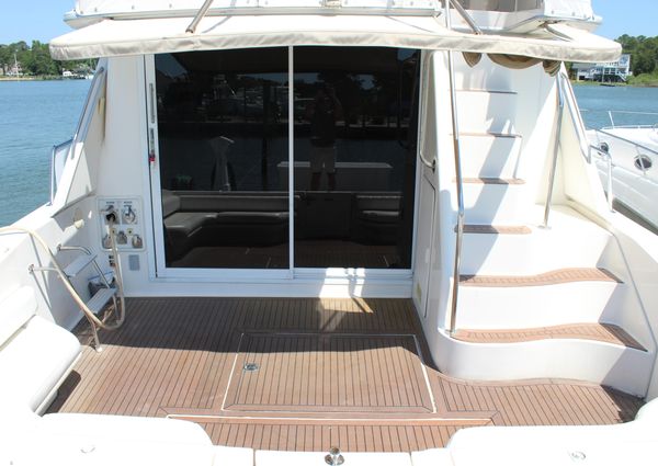 Sea Ray 550 Sedan Bridge image