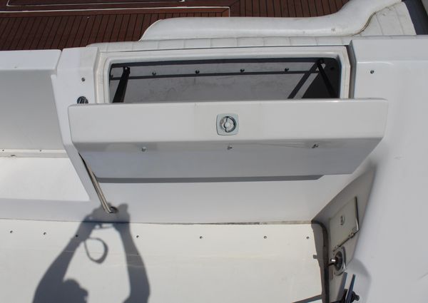 Sea Ray 550 Sedan Bridge image