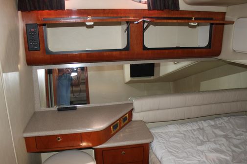 Sea Ray 550 Sedan Bridge image